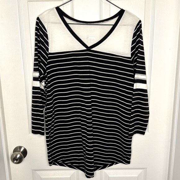 NWOT Woman’s Arizona 3/4 Sleeve Top - Picture 1 of 4